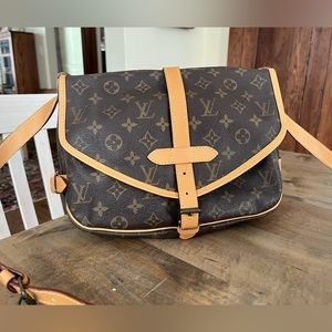Louis Vuitton Saumur 30 in Monogram